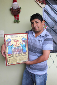 Modelo de Placa recordatorio en acrílico de promoción colegio 11