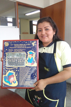 Modelo de Placa recordatorio en acrílico de promoción colegio 16